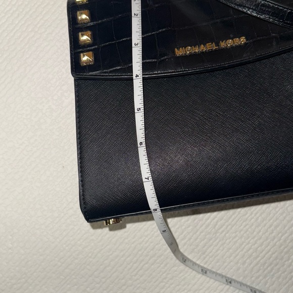 Michael Kors Black and Gold‎ Crossbody Bag with Elegant Design - Picture 4 of 4